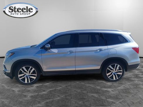 Used 2017 Honda Pilot Touring image 2