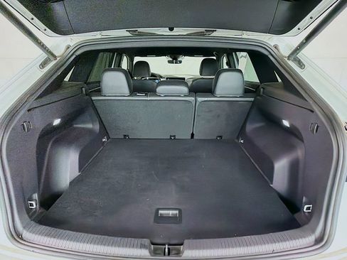 Used 2025 Volkswagen Atlas Cross Sport SE image 30