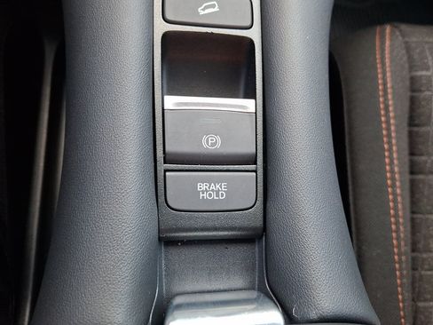 Certified 2025 Honda HR-V Sport image 24