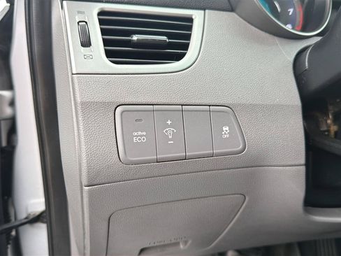 Used 2012 Hyundai Elantra Limited w/ Technology Pkg 5 FWD image 24