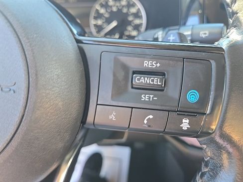 Used 2022 Nissan Pathfinder SV w/ SV Black Package image 17