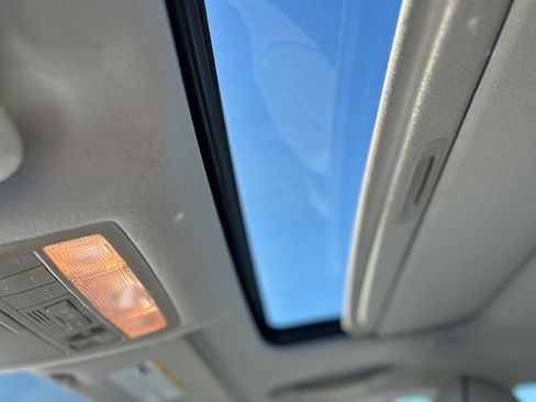 Used 2013 Toyota Venza Limited image 18