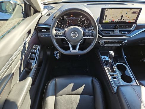 Certified 2023 Nissan Altima 2.5 SR w/ SR Premium Package image 10