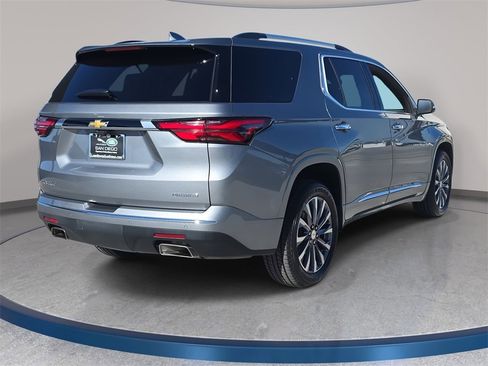 Used 2023 Chevrolet Traverse Premier image 6