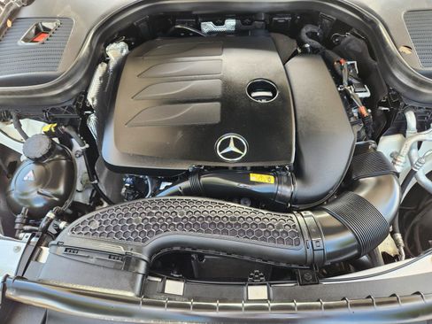 Used 2022 Mercedes-Benz GLC 300 image 24