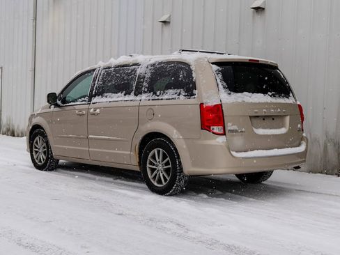 Used 2014 Dodge Grand Caravan R/T image 22