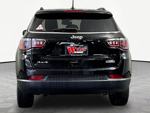 Used 2024 Jeep Compass Latitude w/ Altitude Special Edition AWD/4WD image 5
