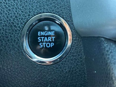 Used 2014 Toyota Highlander XLE image 23