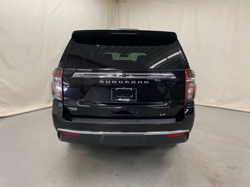 Used 2022 Chevrolet Suburban LT AWD/4WD image 7