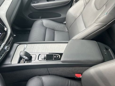 Certified 2025 Volvo XC60 B5 Plus image 26