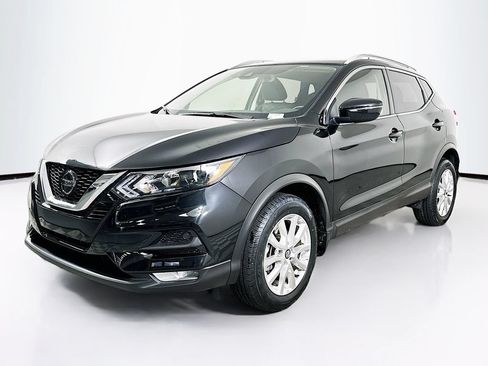 Used 2021 Nissan Rogue Sport SV FWD image 1