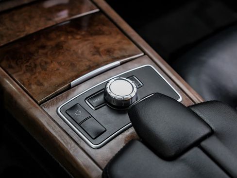 Used 2013 Mercedes-Benz E 350 4MATIC Sedan w/ Premium 1 Pkg image 28