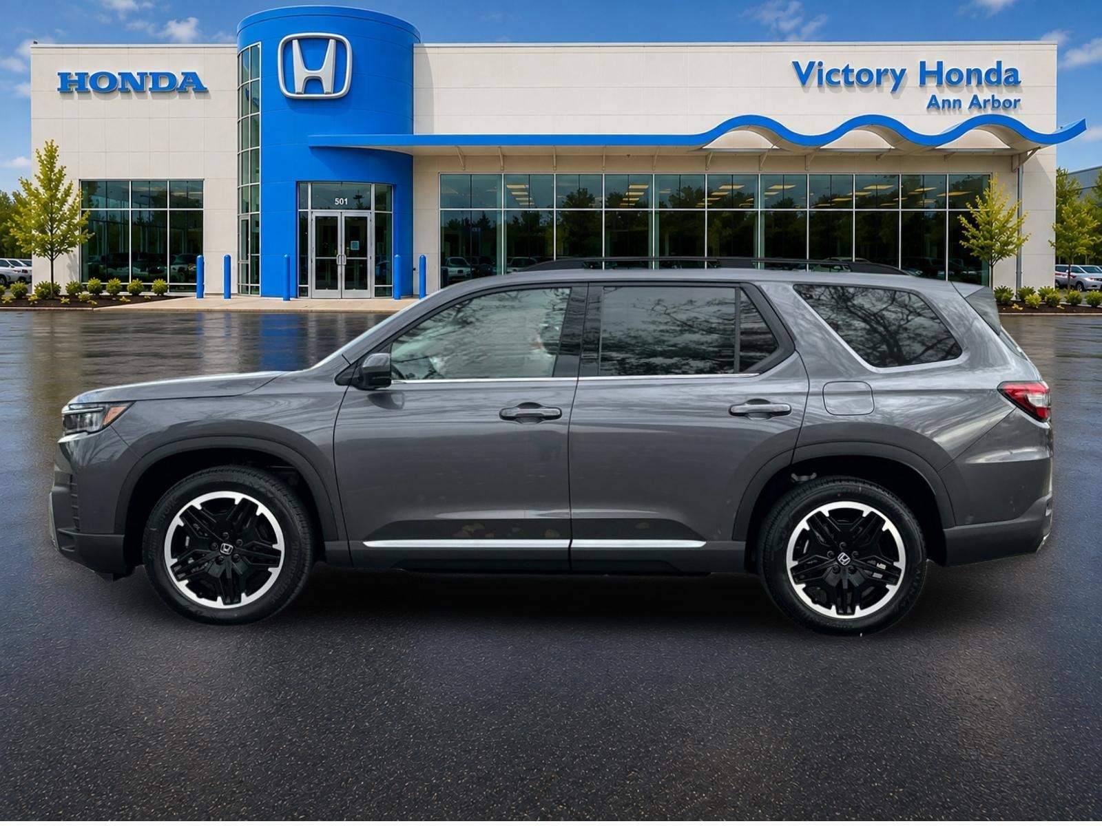 New 2026 Honda Pilot Touring image 7