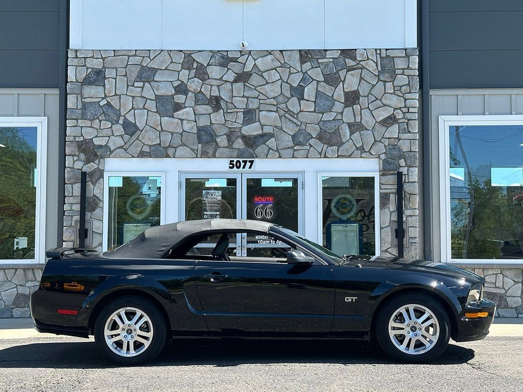 Used 2005 Ford Mustang GT RWD image 5