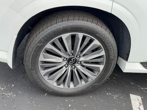 New 2026 INFINITI QX80 Luxe image 4