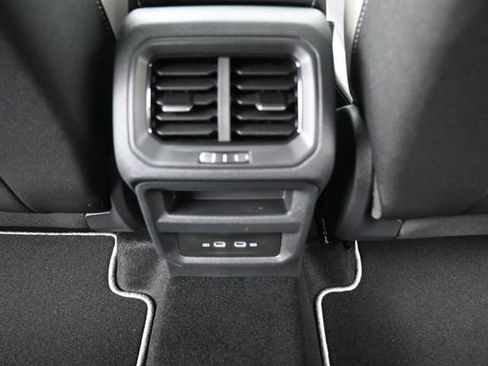 New 2026 Volkswagen Taos SE FWD image 25