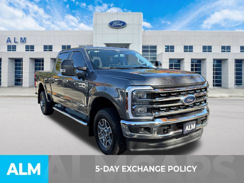 Used 2025 Ford F350 Lariat image 3