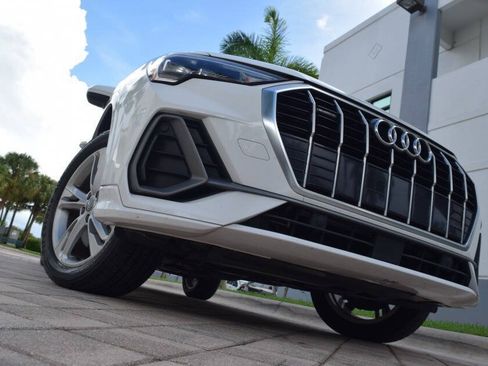 Used 2020 Audi Q3 2.0T Premium w/ Convenience Package AWD/4WD image 13