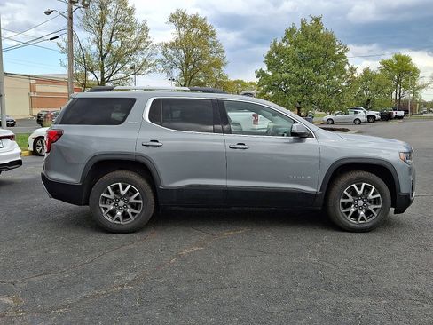 Certified 2023 GMC Acadia SLE w/ Driver Convenience Package FWD image 8