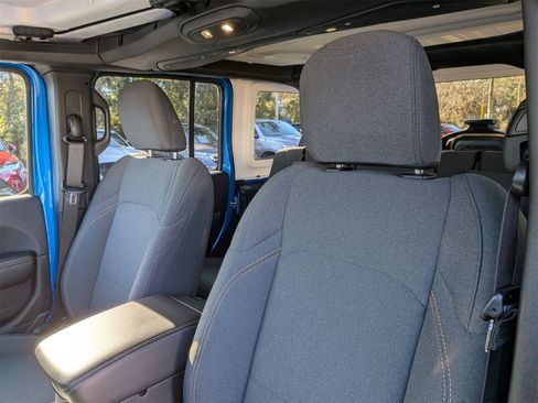 Used 2024 Jeep Wrangler Unlimited Sahara image 14