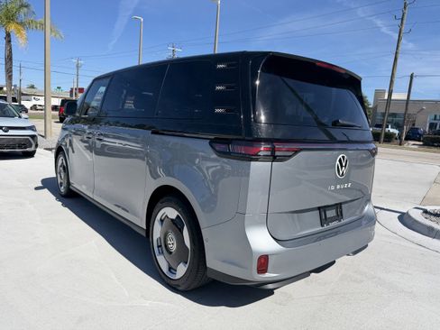 New 2025 Volkswagen ID. Buzz Pro S image 5