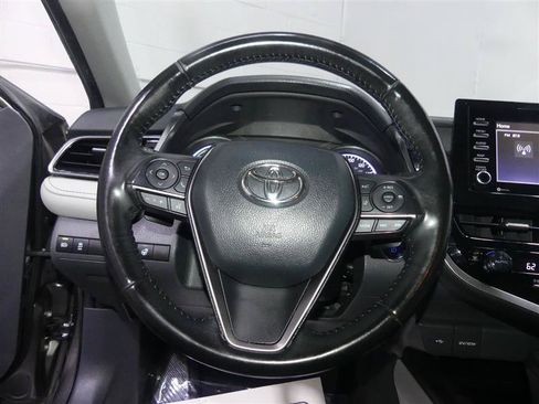 Used 2022 Toyota Camry SE w/ Cold Weather Package FWD image 30