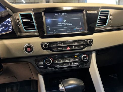 Used 2018 Kia Niro Touring image 24