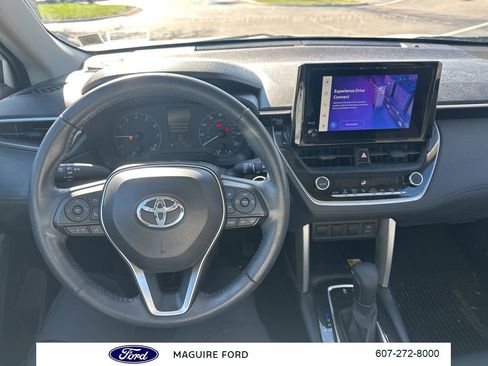 Used 2023 Toyota Corolla Cross LE w/ Moonroof Package image 16