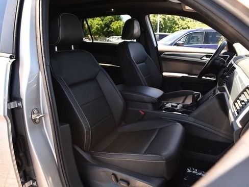 Certified 2023 Volkswagen Atlas Cross Sport SEL R-Line AWD/4WD image 20
