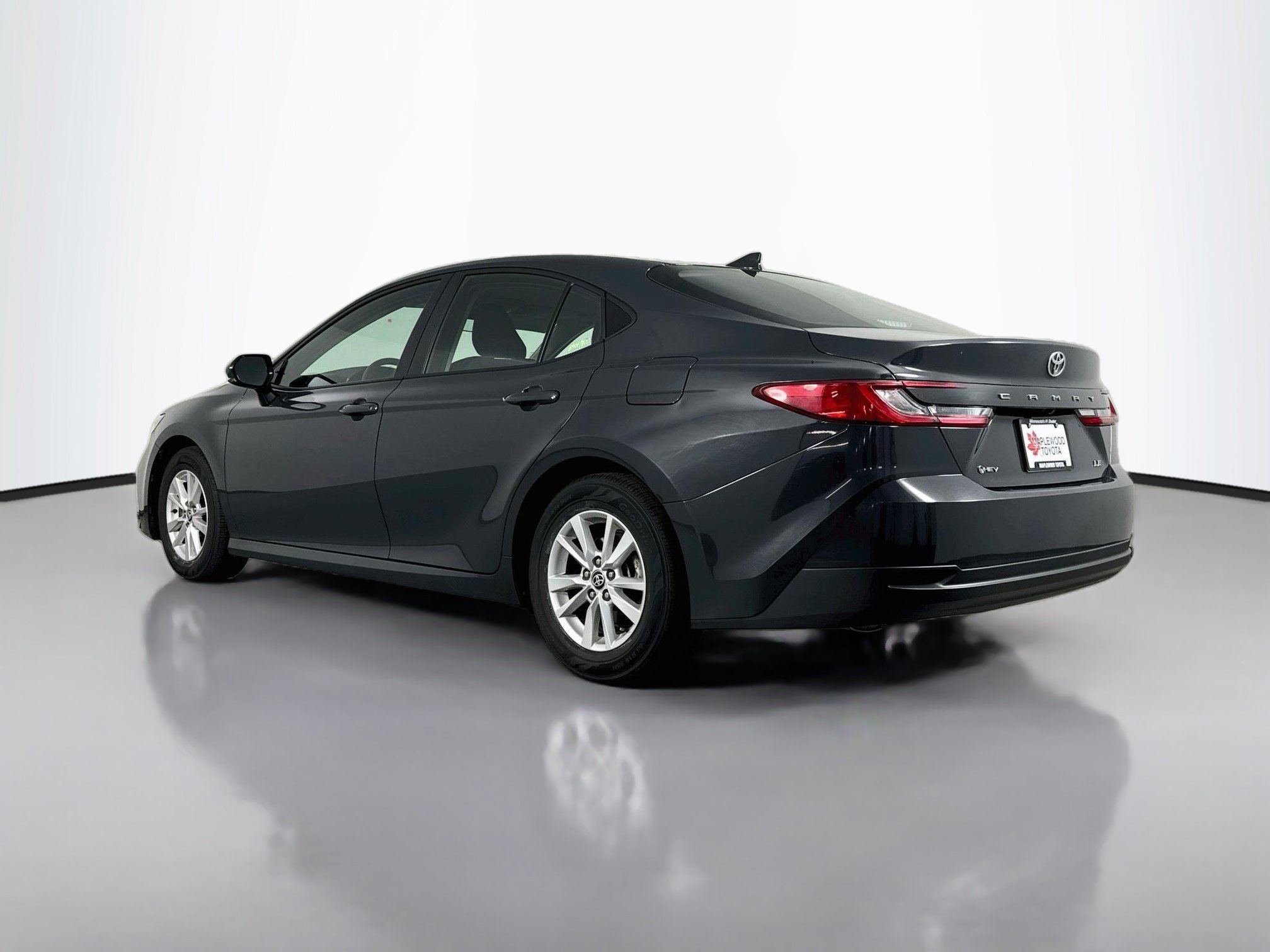 Used 2025 Toyota Camry LE FWD image 5