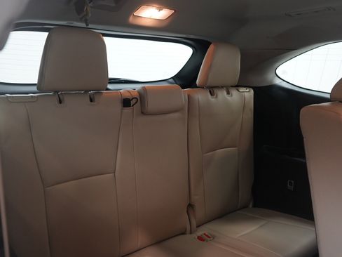 Used 2021 Toyota Highlander XLE image 12