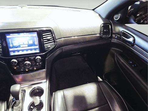 Used 2019 Jeep Grand Cherokee Overland AWD/4WD image 55