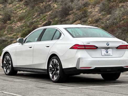 Used 2025 BMW 540i xDrive image 7