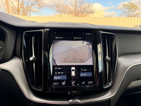 Used 2019 Volvo XC60 T5 Momentum w/ Multimedia Package image 26