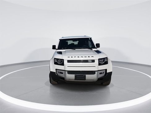 Used 2024 Land Rover Defender 110 S image 3