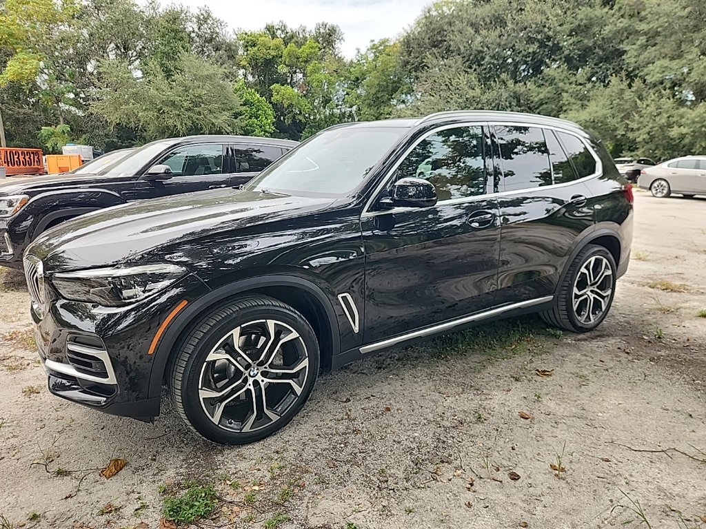 Certified 2023 BMW X5 sDrive40i w/ Premium Package RWD image 1