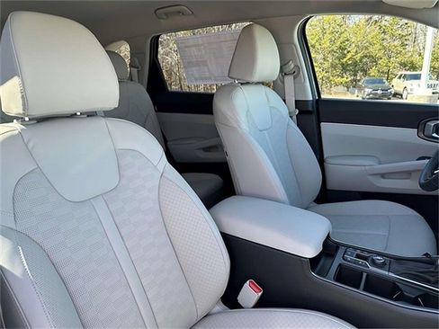 New 2025 Kia Sorento S image 27