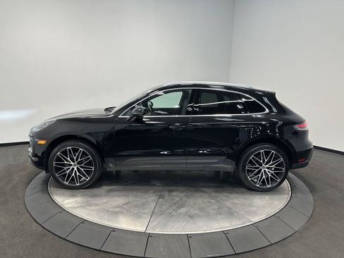 Used 2022 Porsche Macan AWD/4WD image 2