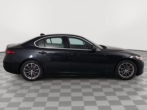 Used 2018 Alfa Romeo Giulia RWD image 9