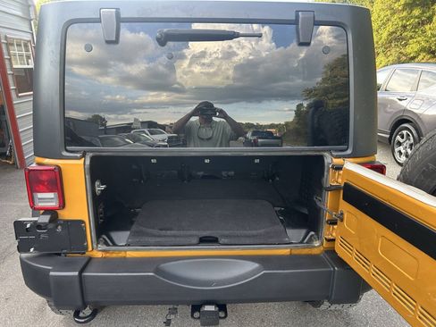 Used 2014 Jeep Wrangler Unlimited Sport w/ Quick Order Package 24S AWD/4WD image 24