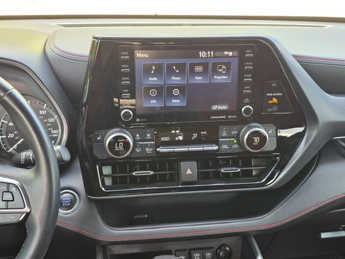 Used 2021 Toyota Highlander XSE AWD/4WD image 16