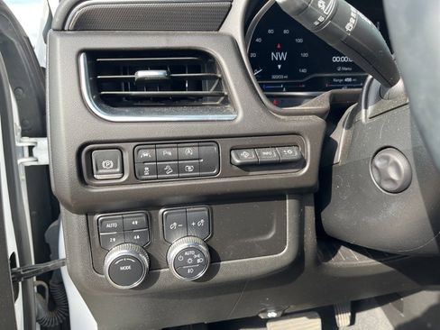 Used 2024 GMC Yukon XL AT4 w/ Technology Package image 13