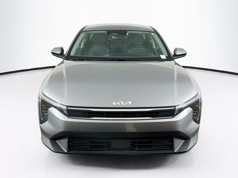 Used 2025 Kia K4 FWD image 2