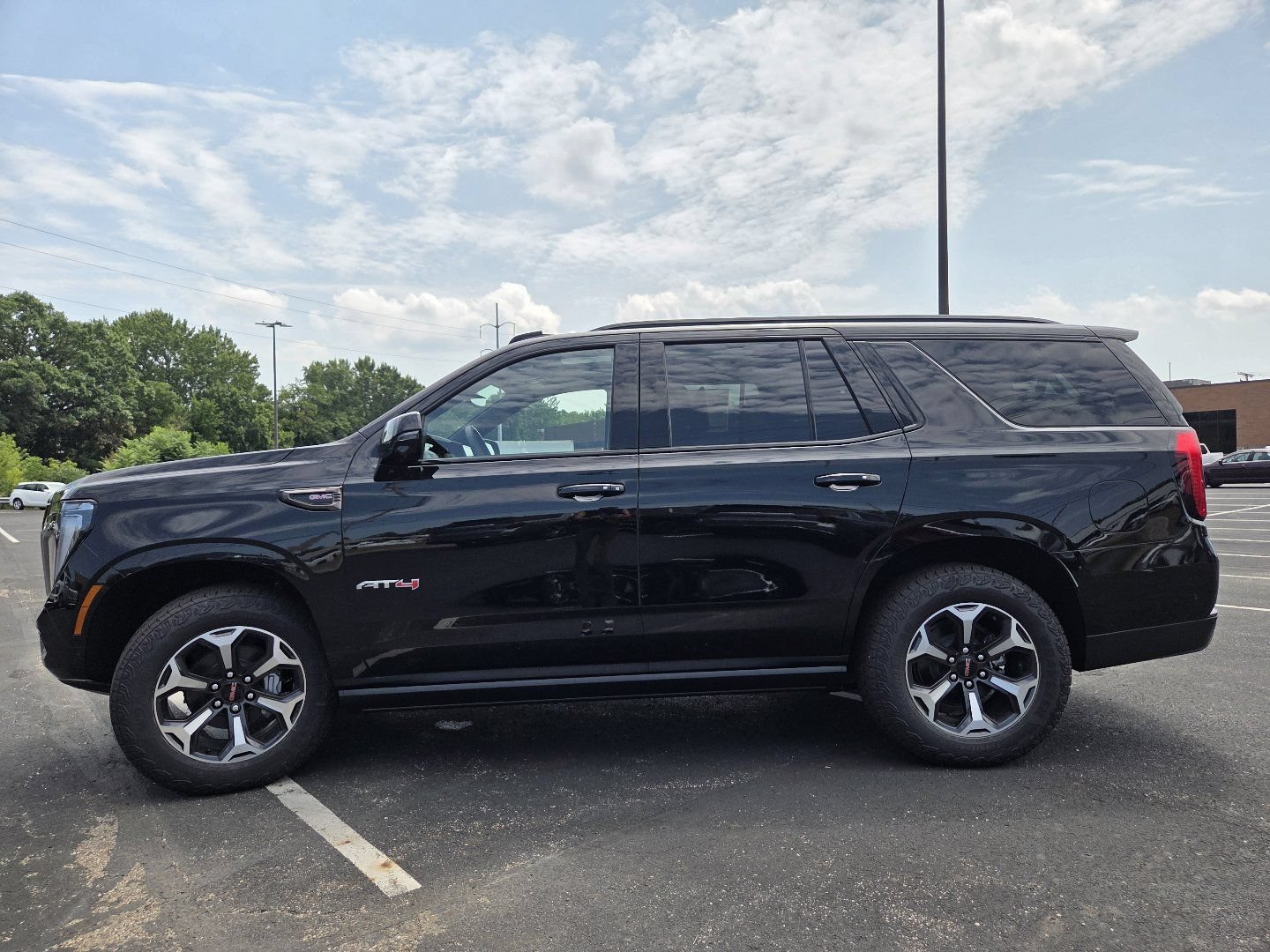 New 2026 GMC Yukon AT4 Ultimate AWD/4WD image 17