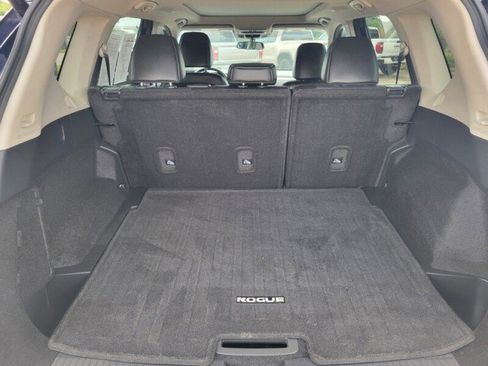 Used 2025 Nissan Rogue SV w/ SV Premium Package FWD image 7