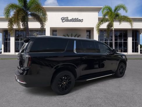 Certified 2025 Chevrolet Suburban LT w/ Comfort Package RWD image 15