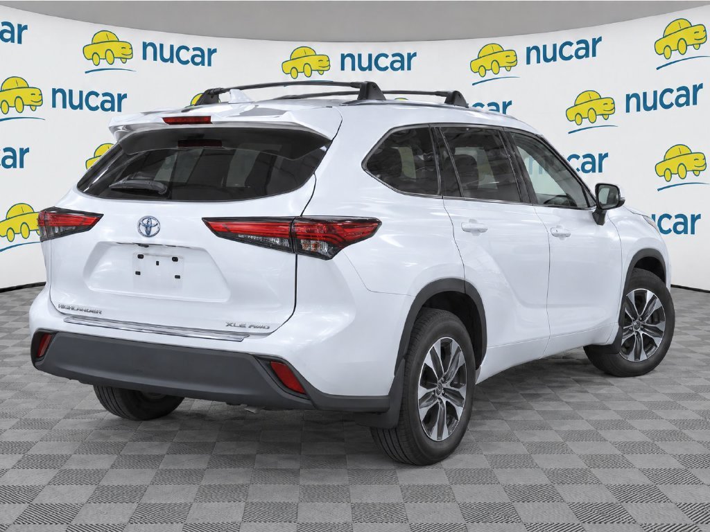 Used 2020 Toyota Highlander XLE AWD/4WD image 4