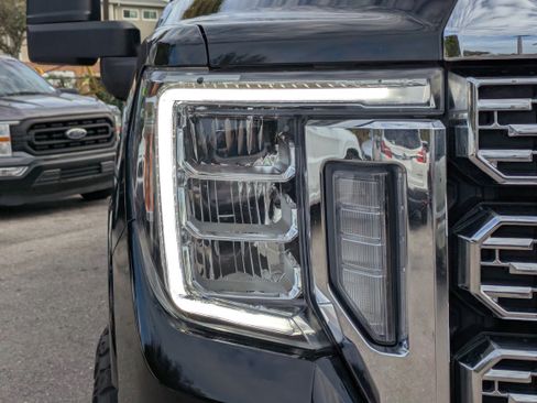 Used 2023 GMC Sierra 2500 Denali w/ Denali Ultimate Package image 10