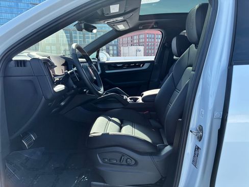 New 2026 Porsche Cayenne S image 5