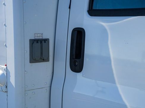 Used 2009 Chevrolet Express 3500 image 14